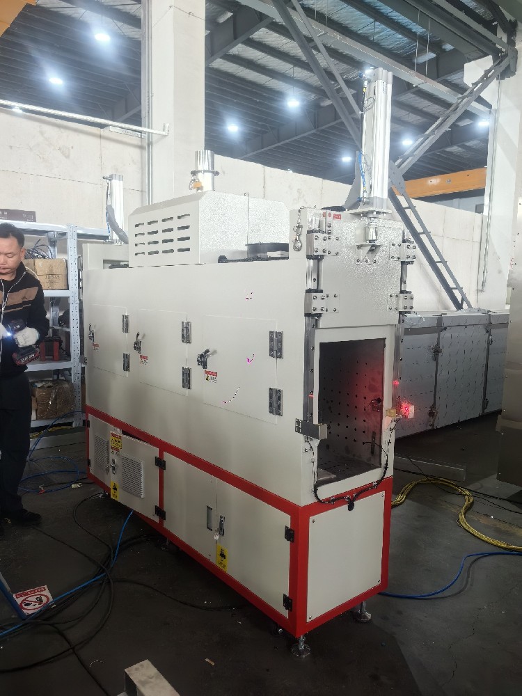 上海冠頂工業(yè)設備有限公司推出高效工業(yè)烘箱解決方案，助力工業(yè)干燥與熱處理升級